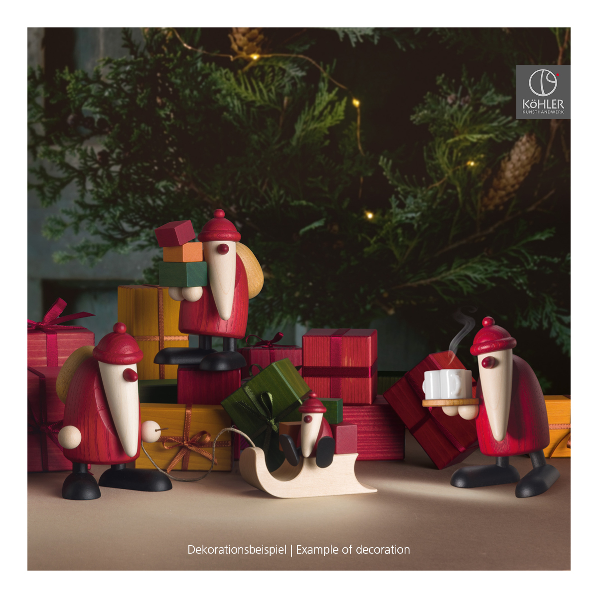 Weihnachtsmann Geschenke tragend, klein