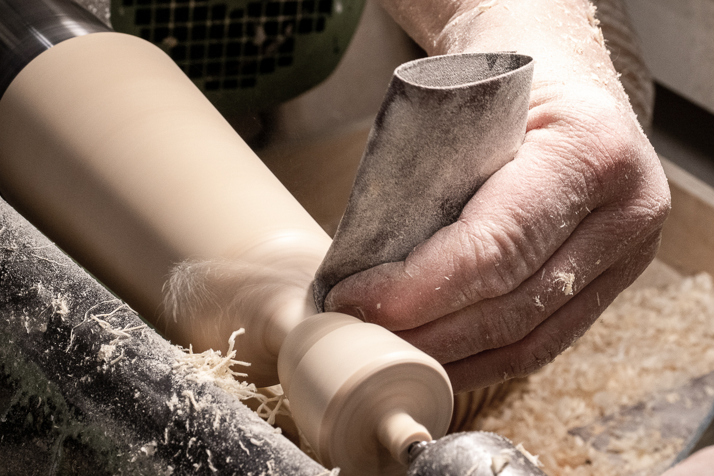 Der erste Schliff nach dem Drechseln