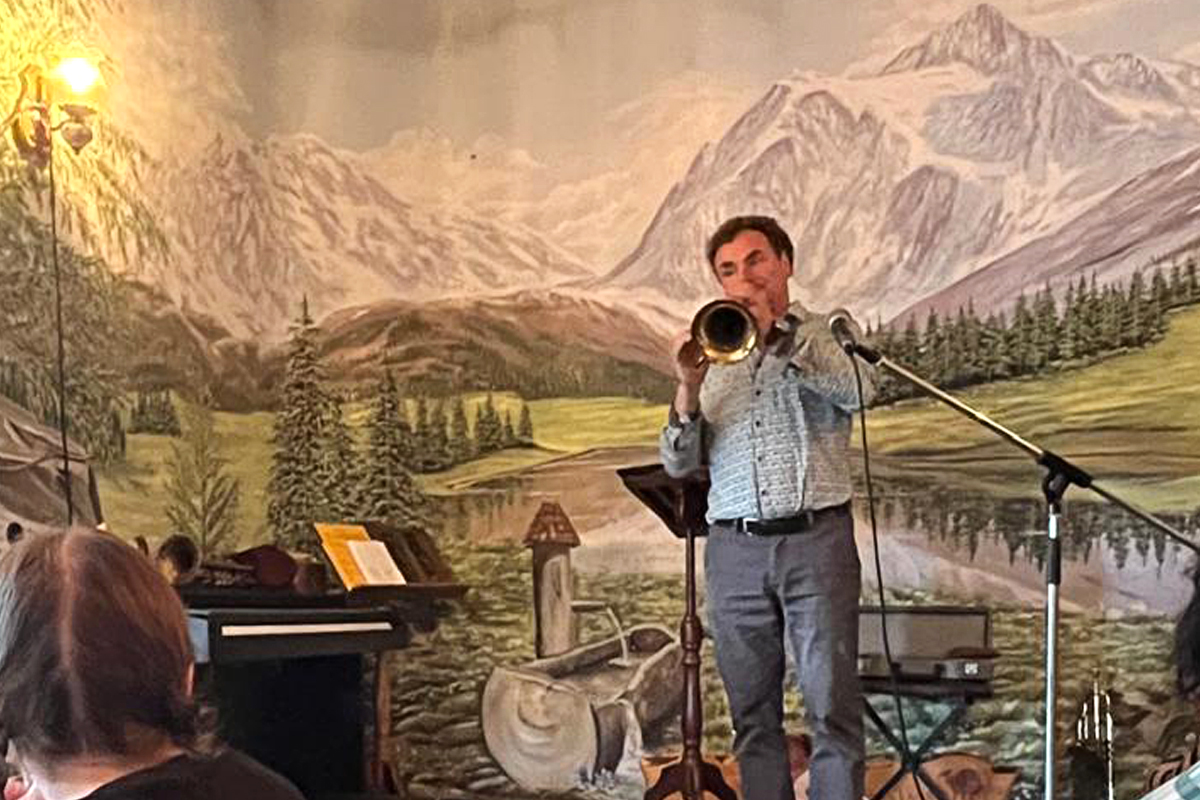 "La Montanara" vor beeindruckender Bergkulisse