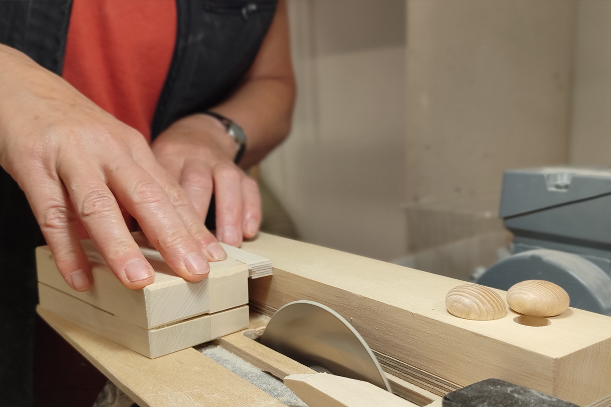 Unseren Kunsthandwerkern über die Schulter schauen.