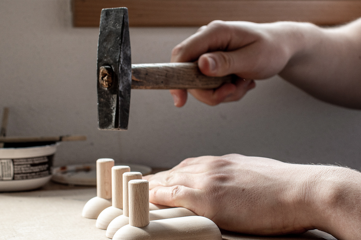 Dübelmeister am Werk