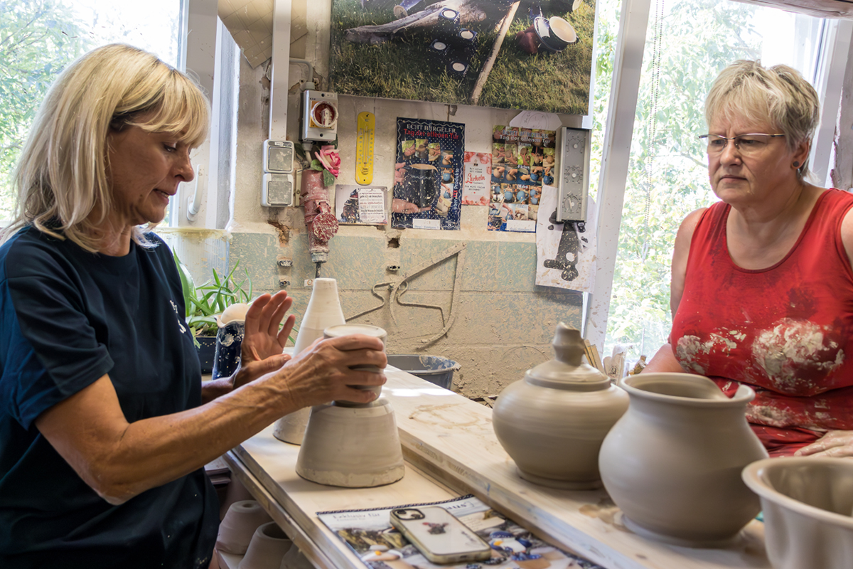 Von der Pieke auf gelernt: Die Liebe zu ihrem Handwerk spürte man den beiden Mitarbeiterinnen in Wort und Tun ab.
